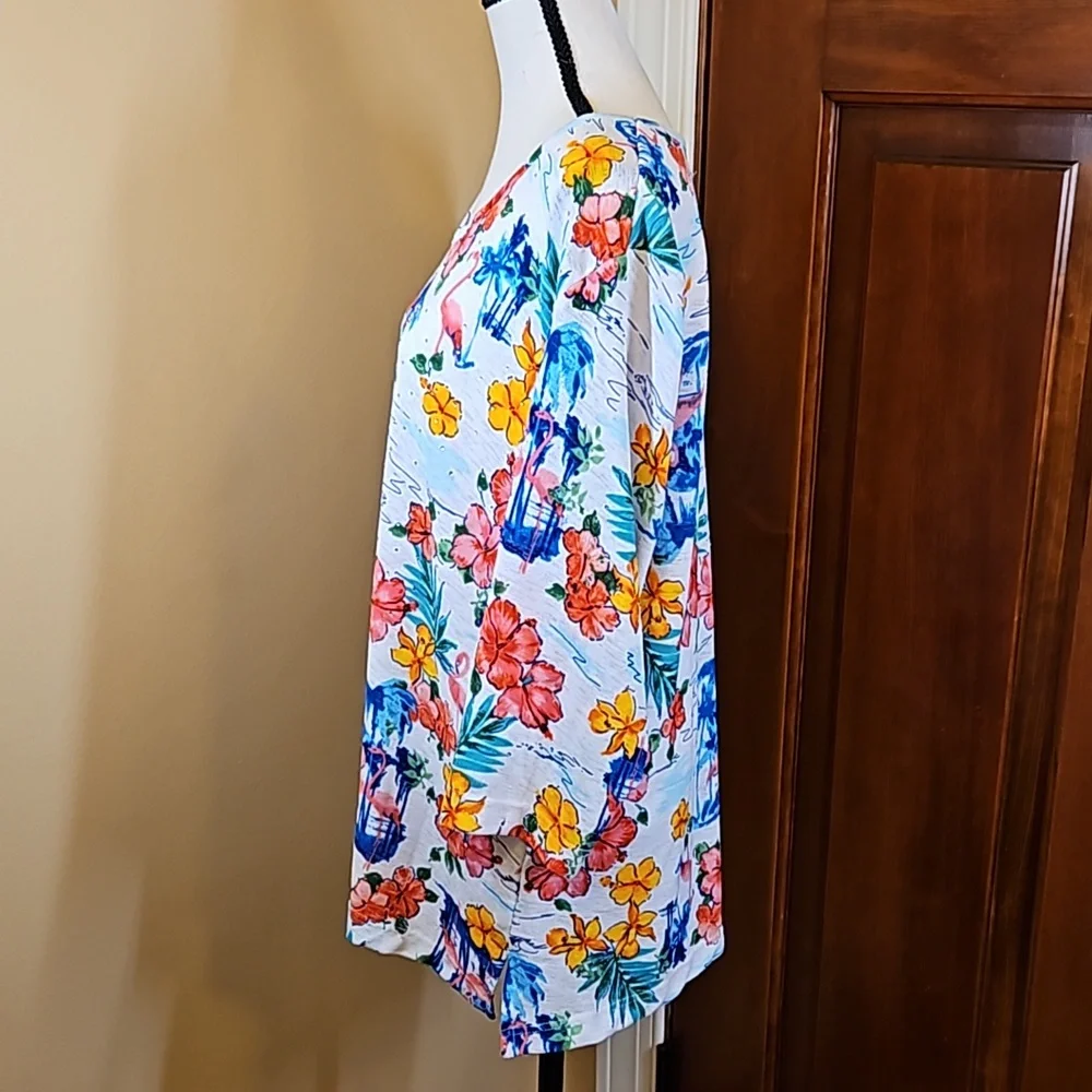 CATHY DANIELS TOP SHIRT 1X FLAMINGO FLORAL FLOWERS V-NECK PINK YELLOW BL… - Picture 6 of 9